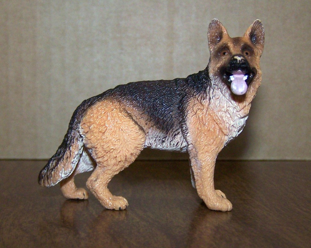 Schleich German Shepherd   Figurine D-73527  H7