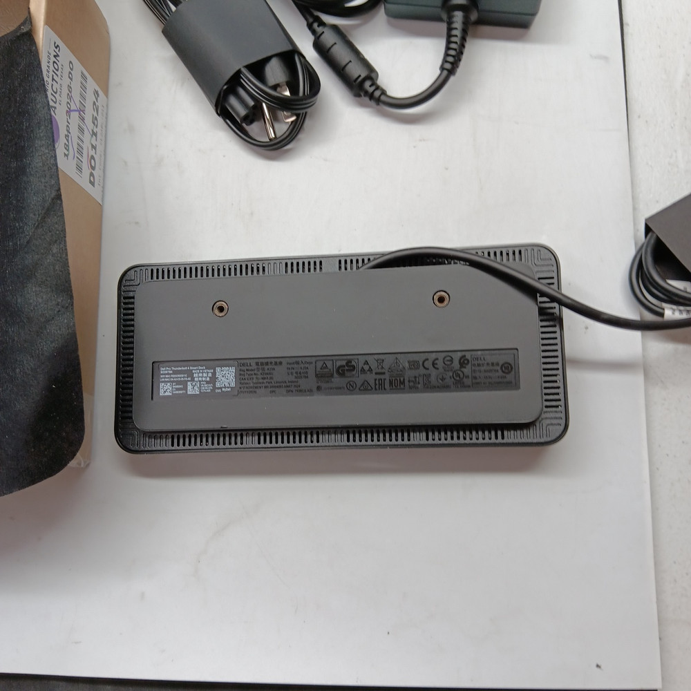 Dell Pro Thunderbolt 4 Smart Docking Station - Dell SD25TB4