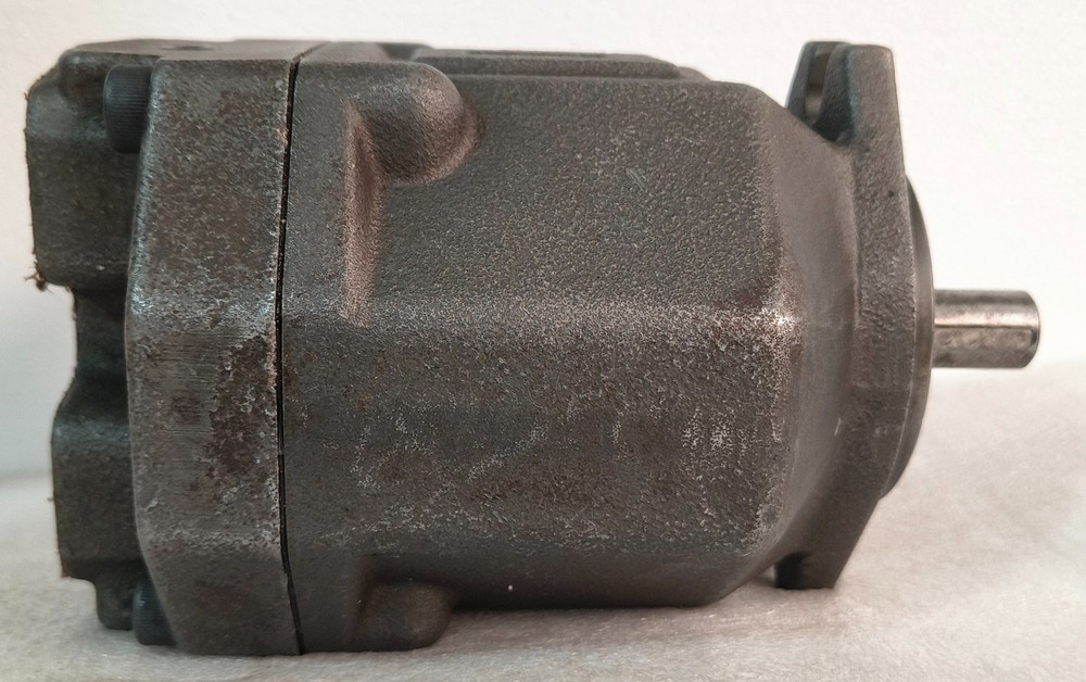 YUKEN AR16-FR01C-22 PISTON PUMP