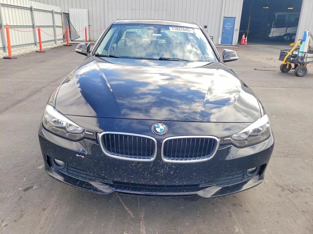 320I 2014 Glove Box 4994309