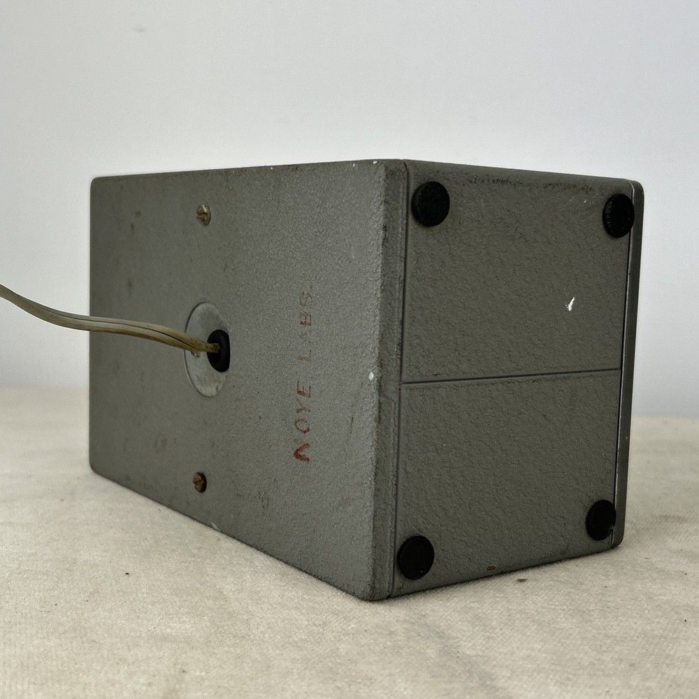 Heathkit V-7A Vacuum Tube Voltmeter Powers On Untested.