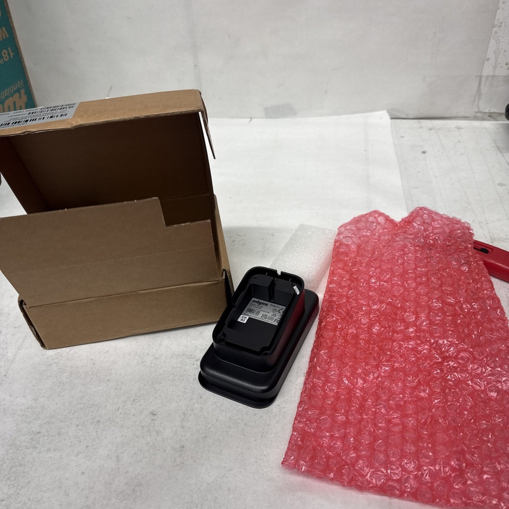 Adyen AMS1 Charging Dock