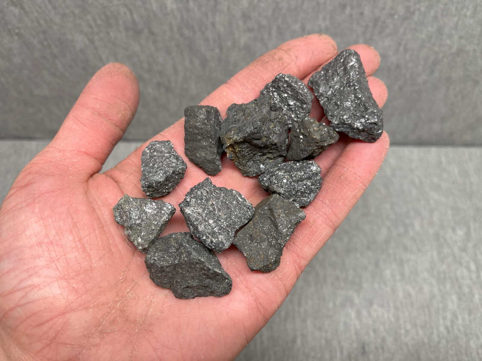 Dark Iron Ore, Magnetite Ore, Smelting Ore, Iron Ore Rock, 5 Pounds