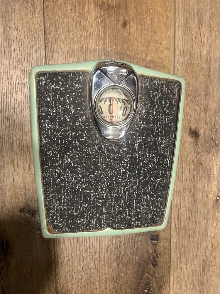 MID CENTURY BATHROOM SCALE