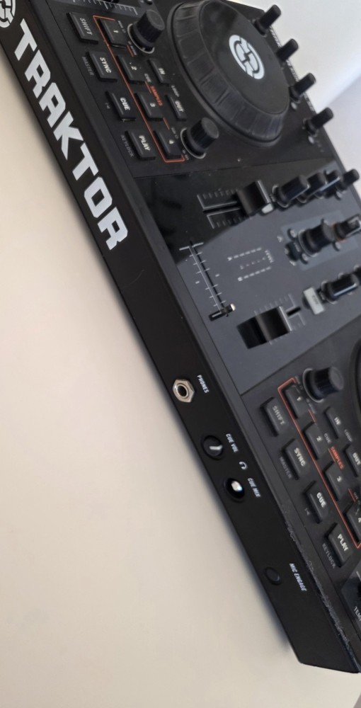 Native Instruments Traktor Kontrol S2 MK1 DJ Controller - UNTESTED