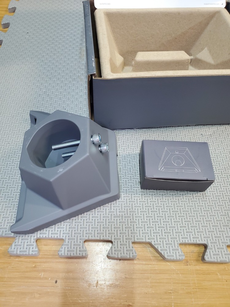 Starlink mount and cable