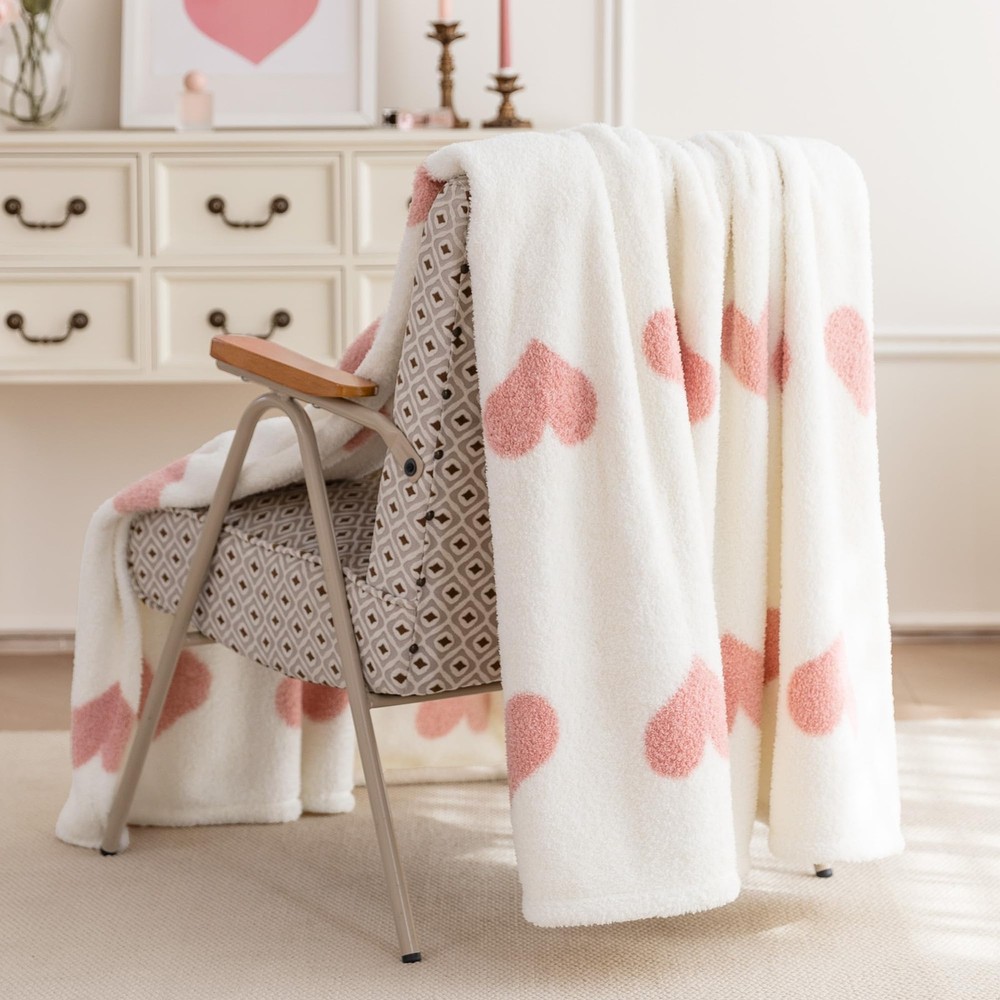 Amazon Basics Fleece Throw Blanket, Reversible Decorative Hearted Pattern for Th