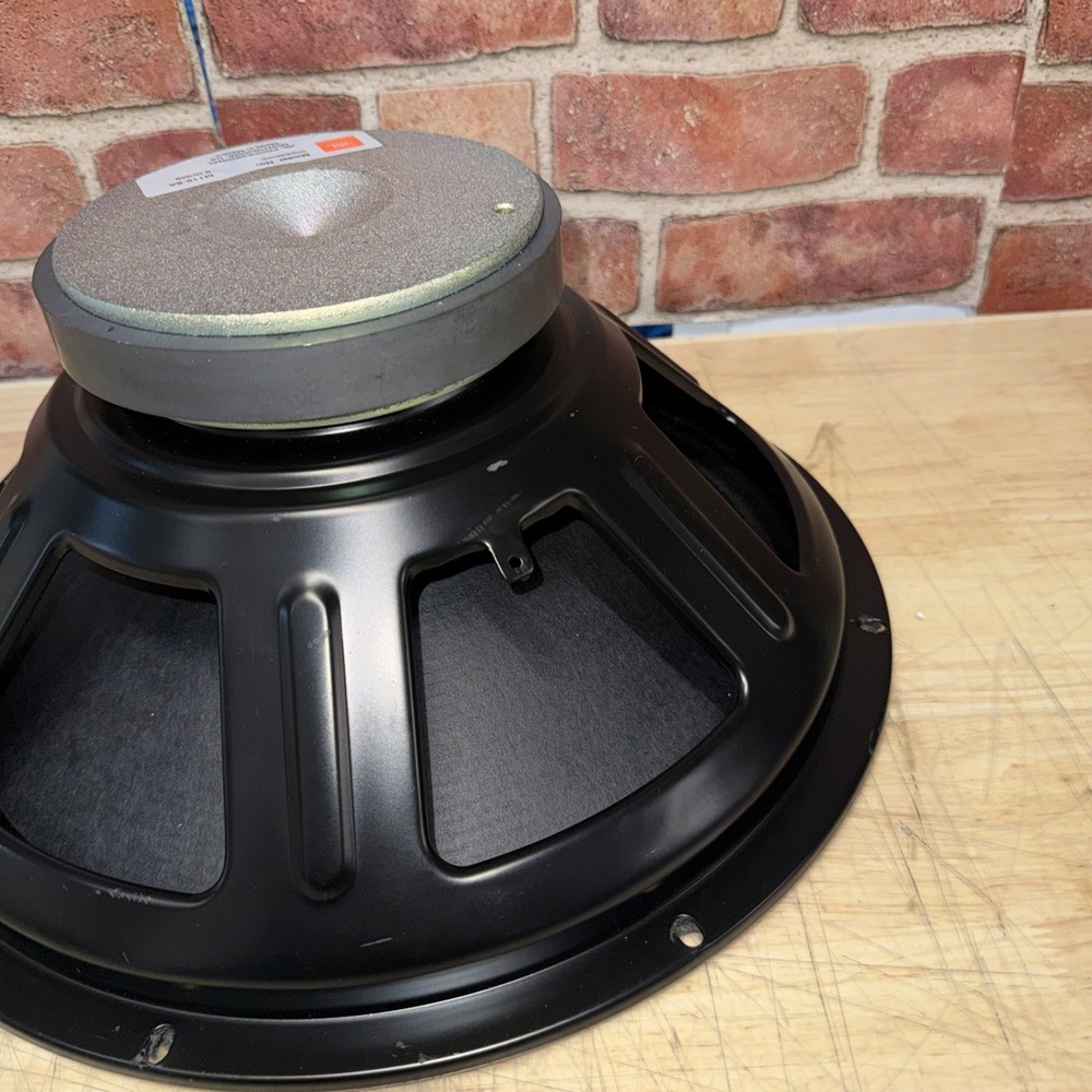 single speaker Jbl M115-8A 8 OHMS