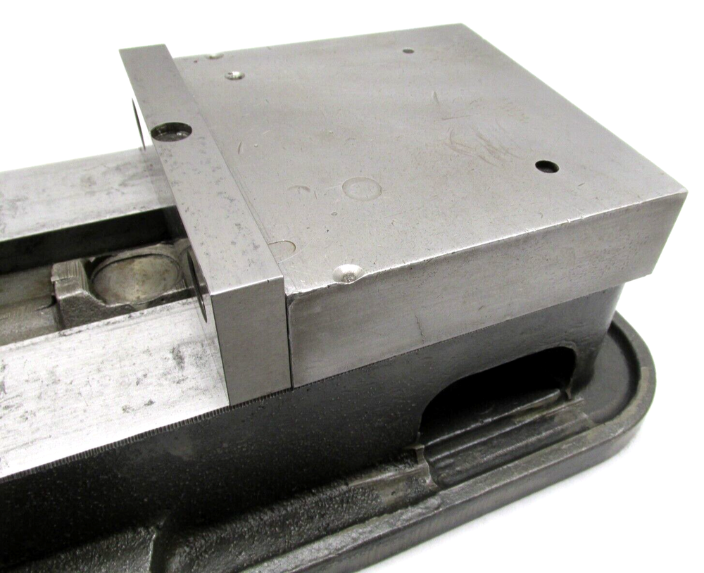 KURT ANGLOCK 6" MILLING MACHINE VISE w/ JAWS & HANDLE - #D60