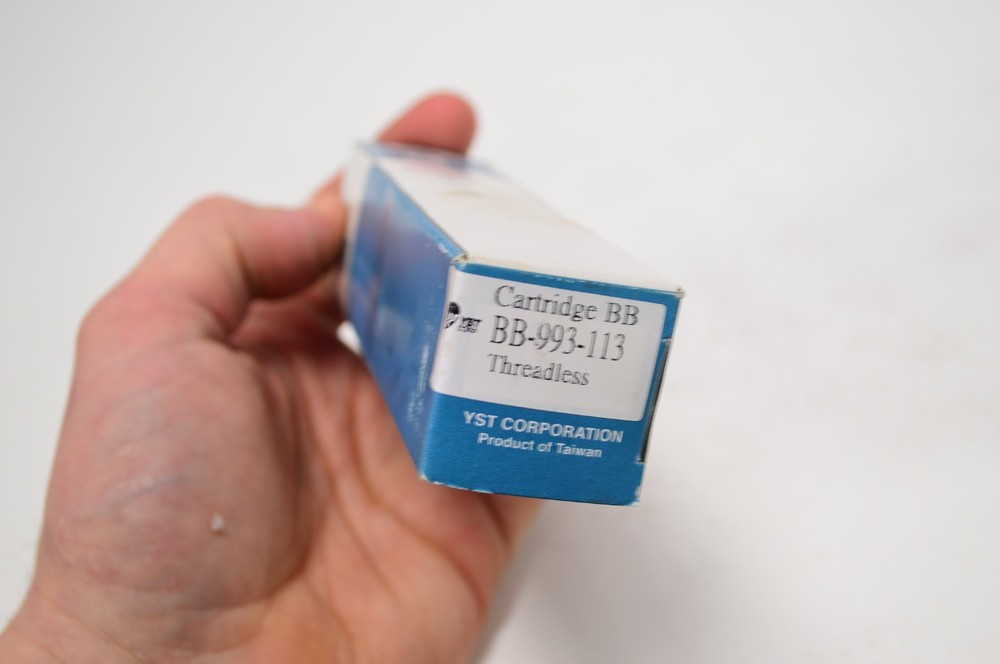YST Professional Bottom Bracket Set Cartridge BB-993-113 Threadless