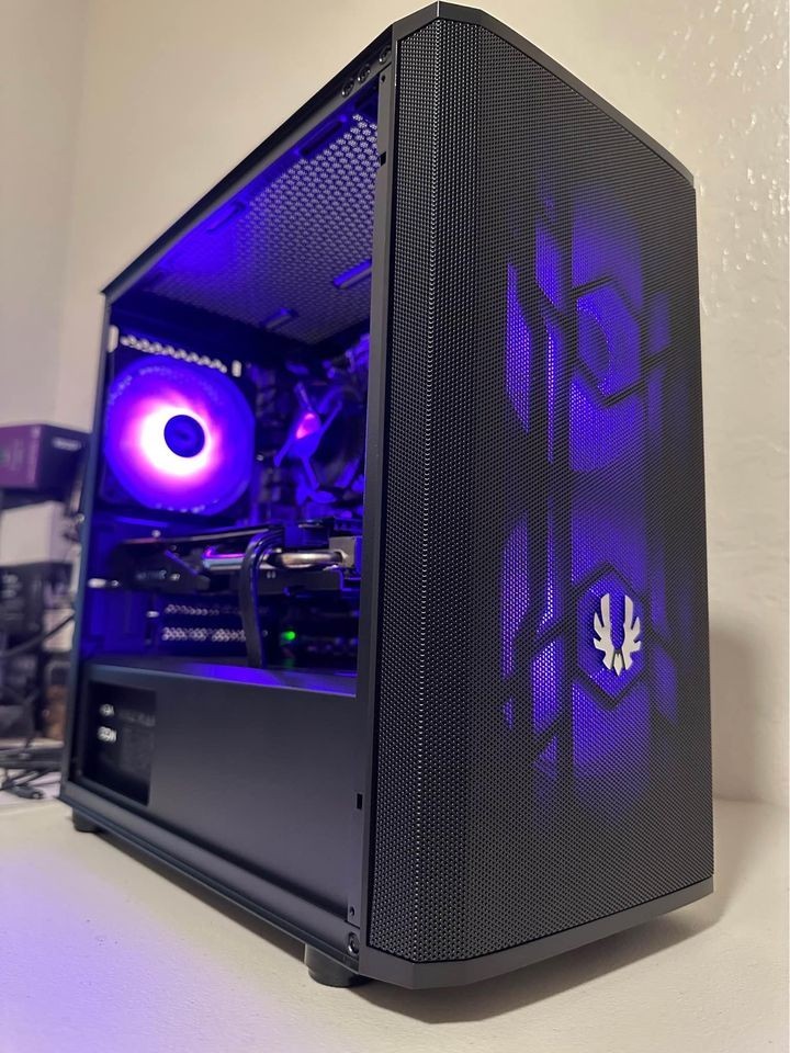 Custom RGB Gaming Desktop PC Intel Core i7 3.40 Quad 32 GB SSD Nvidia RTX 5060