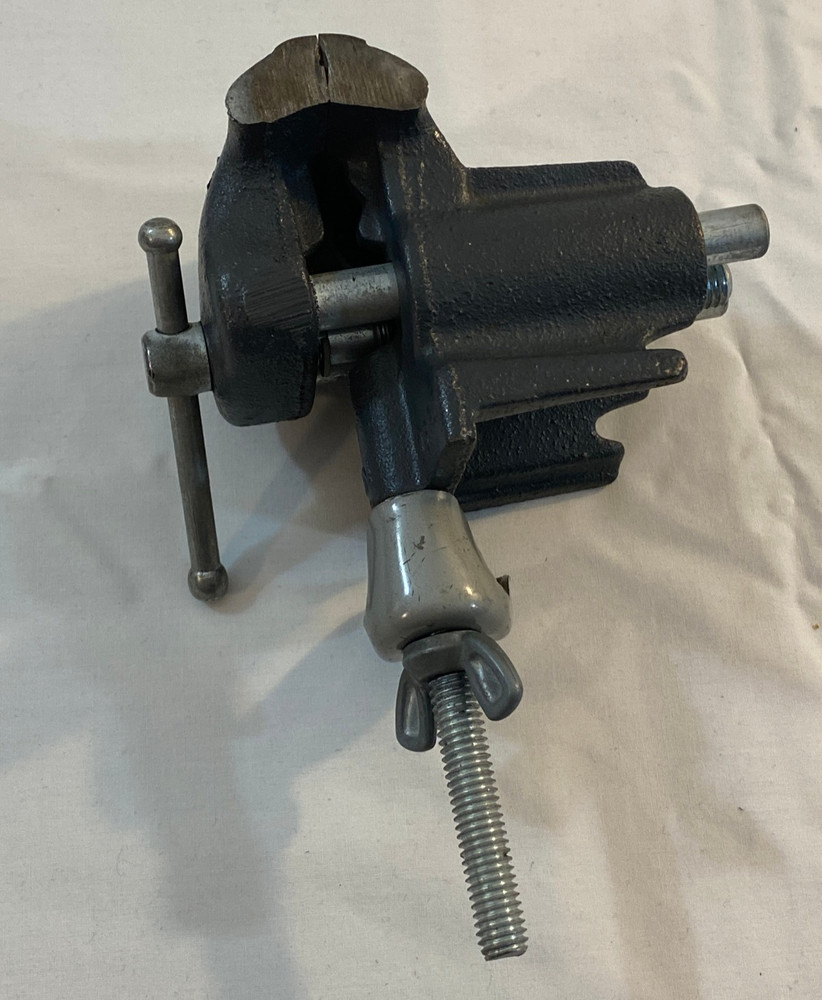 CRAFTSMAN 5246 CAST IRON VISE