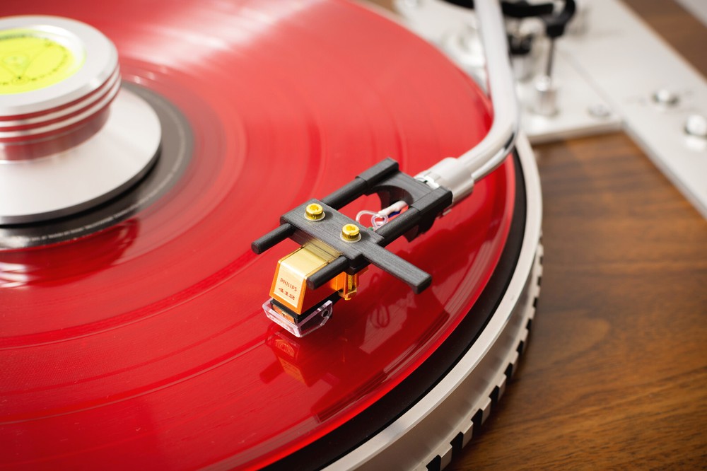 ZERSONIC - LIGHTWEIGHT HEADSHELL ADJUSTABLE AZIMUTH HI-FI TURNTABLE