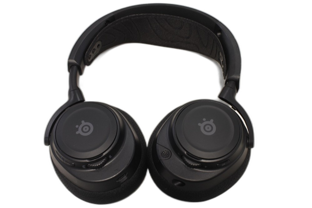 SteelSeries Arctis Nova 7 Headset with Retractable Microphone With Dongle