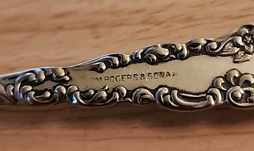 1894 Florida Pattern Sugar Shell Spoon - 5 3/4" ' Int Silver