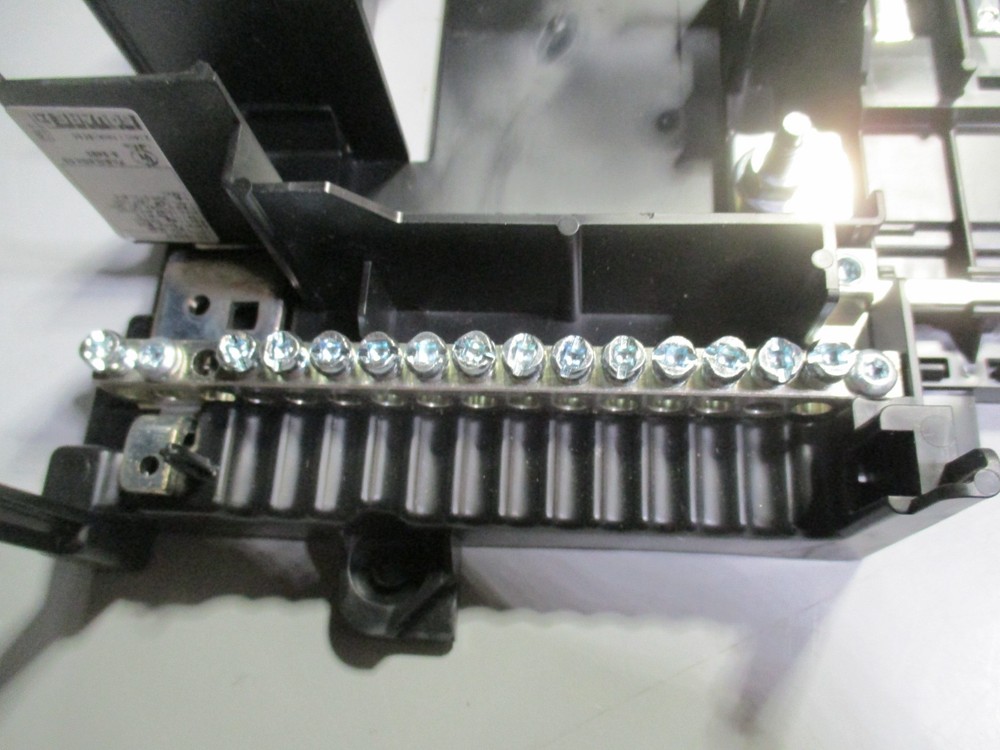 Square D B-9485 Panel Board, 30 Space, Plug on neutral ready