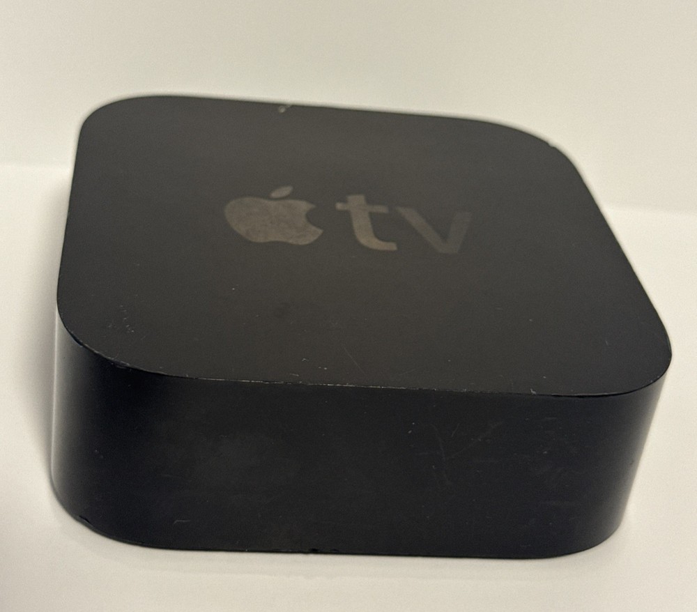 Apple TV Model A1625 with Remote/Read