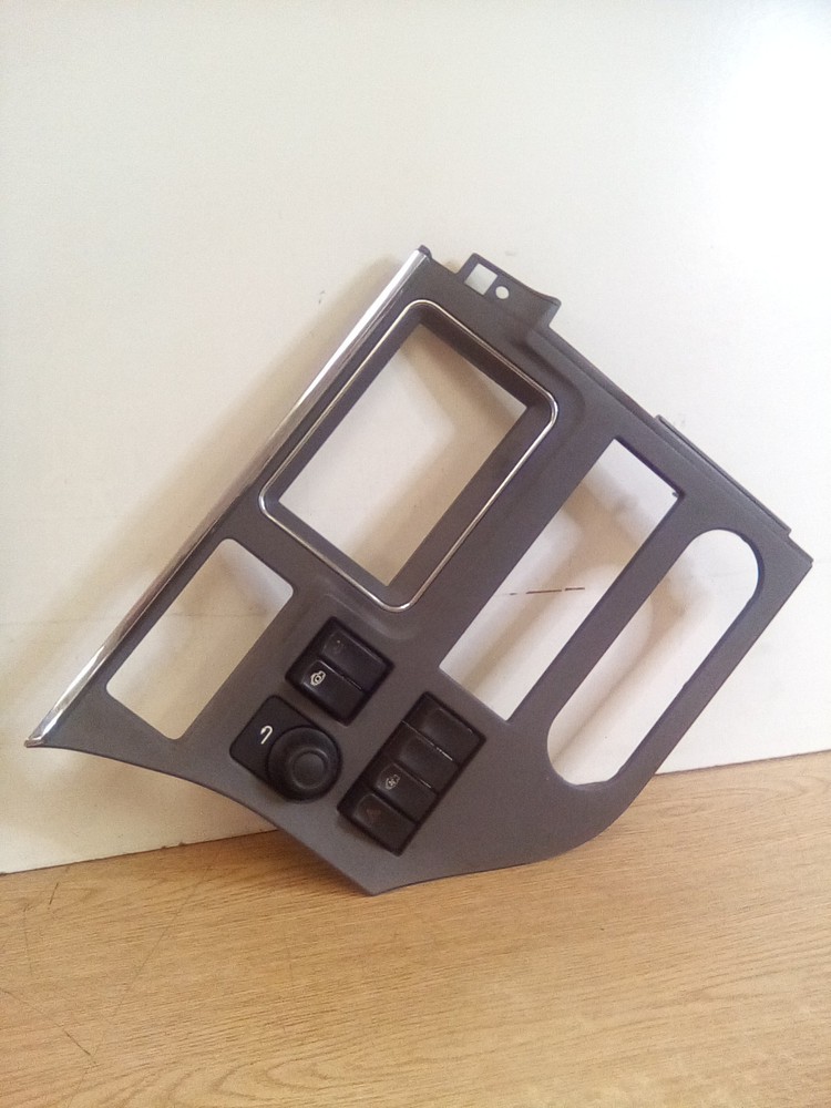 Peterbilt 579 S64-6120 Switch Dash Panel "READ DESCRIPTION"