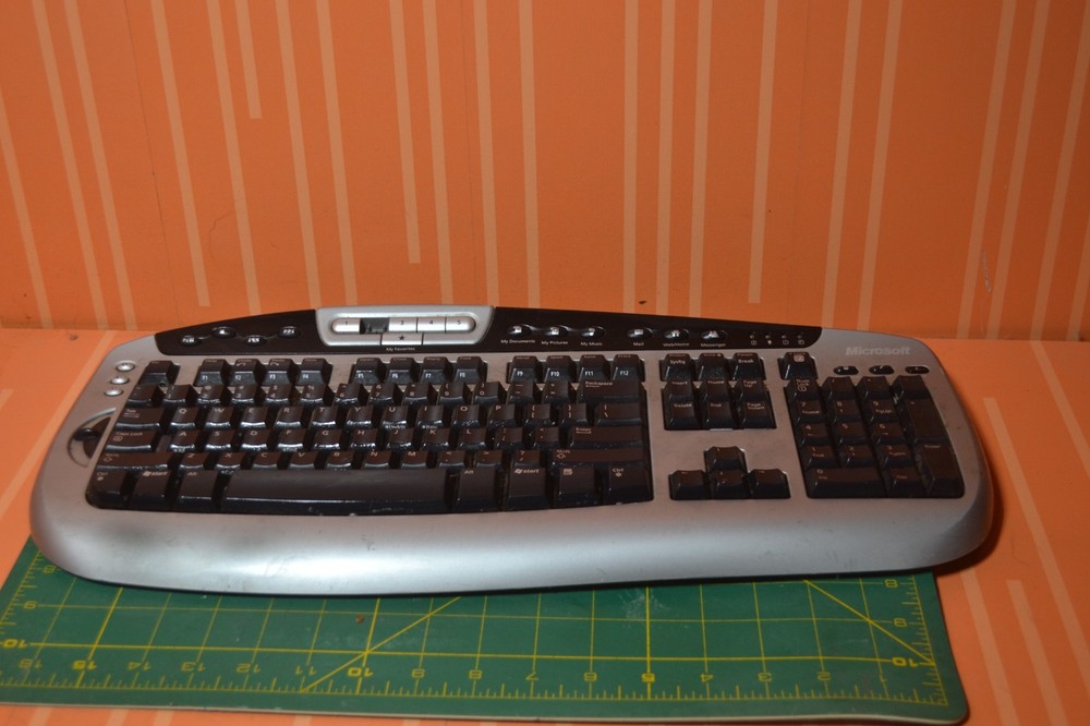 MICROSOFT Digital Media Pro Keyboard Model 1031 PC Keyboard: Replacement Keys