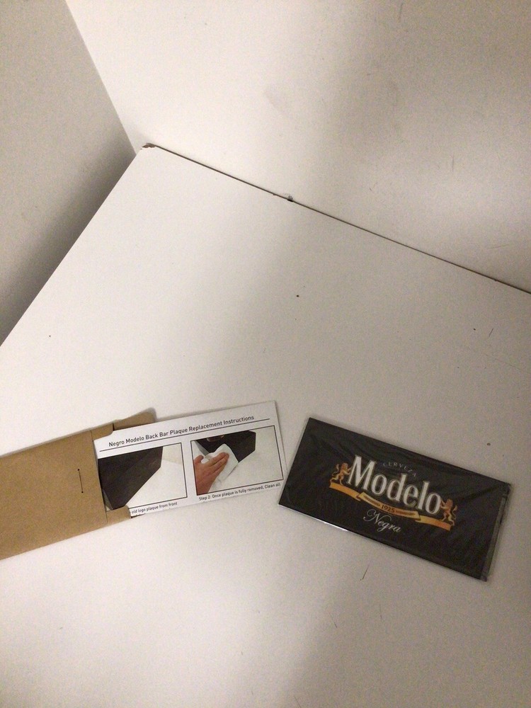 modelo negra glass storage case display