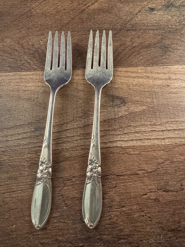 Set of 2 Community White Orchid Salad Forks