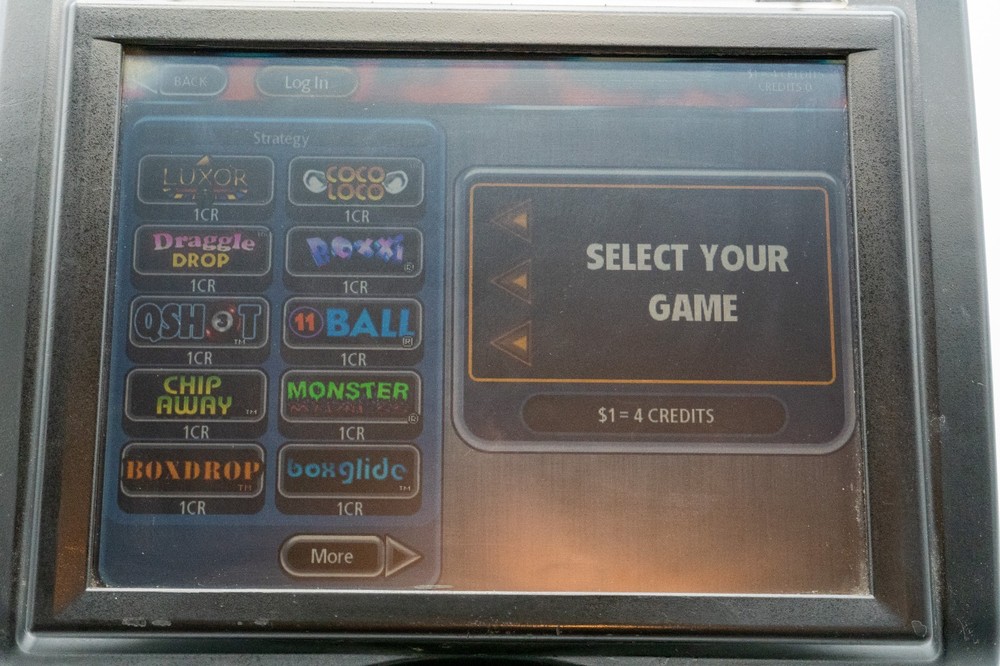 2007 MegaTouch EVO 15" LCD Megatouch Touchscreen Bartop Game