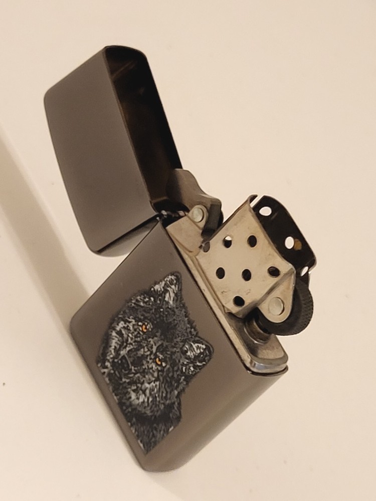 ZIPPO 2003 Polished Retired Chrome Wolve Zippo Lighter