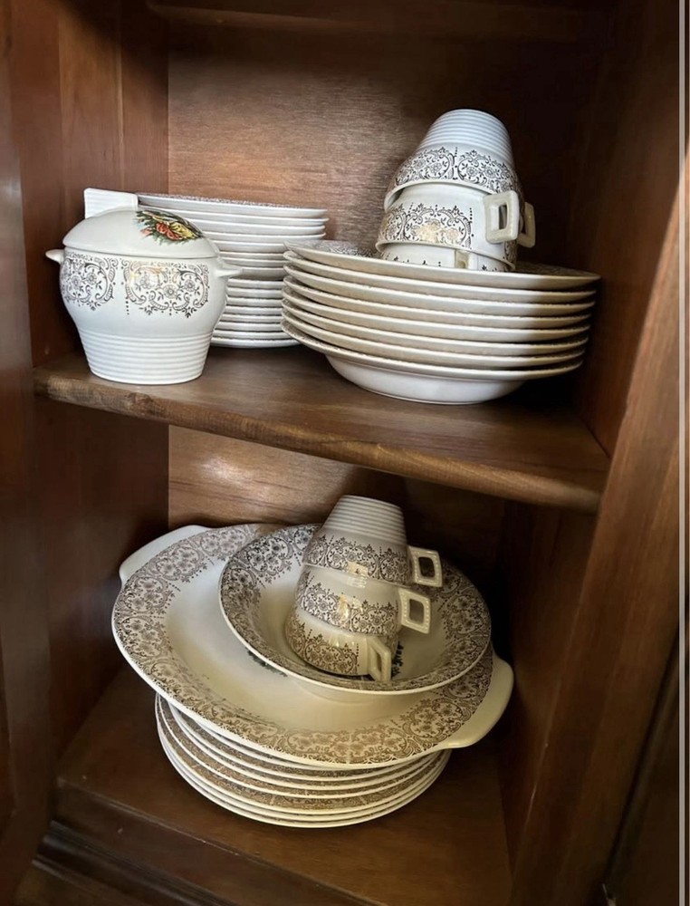 Vintage Triumph America dish set