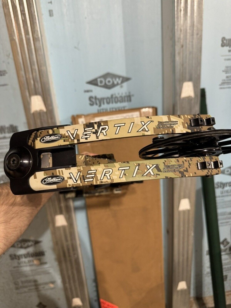 Mathews Vertix Compound Bow in Sitka Subalpine RH 29.5” 75# 343fps!