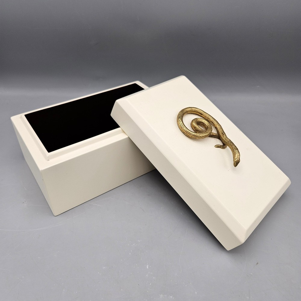 Global Views Lidded Snake Box