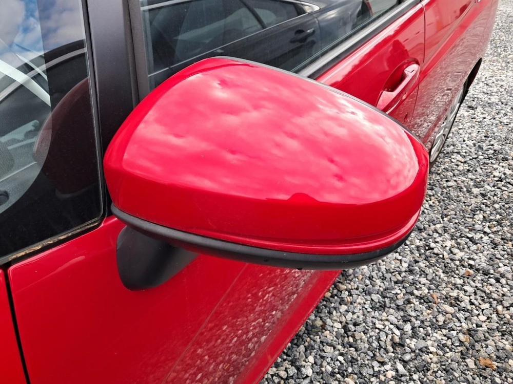 FIT 2016 Glove Box 4889536