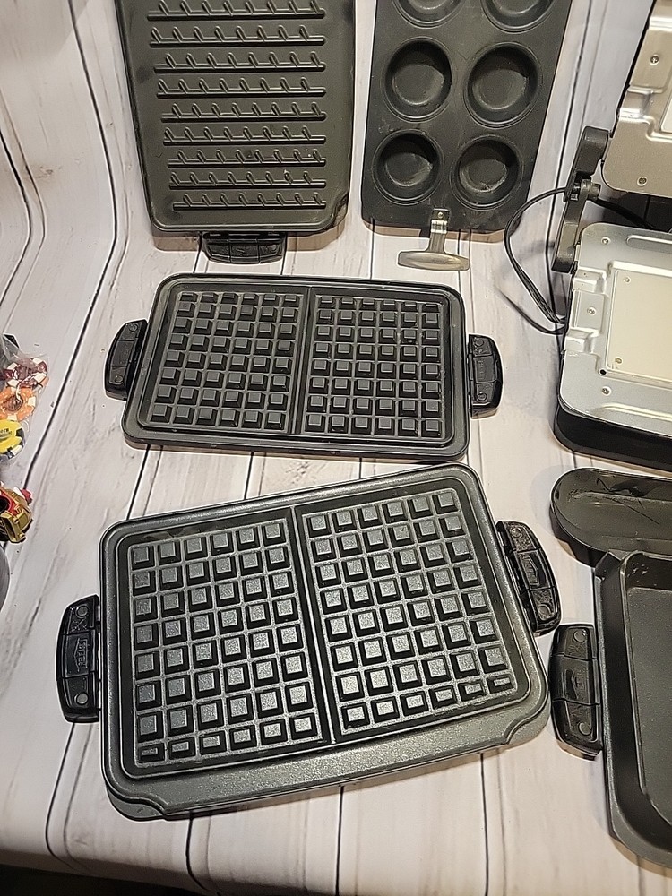 George Foreman Evolve Grill System w/ Waffle & 3 Plates / Drip Tray WORKS/ READ