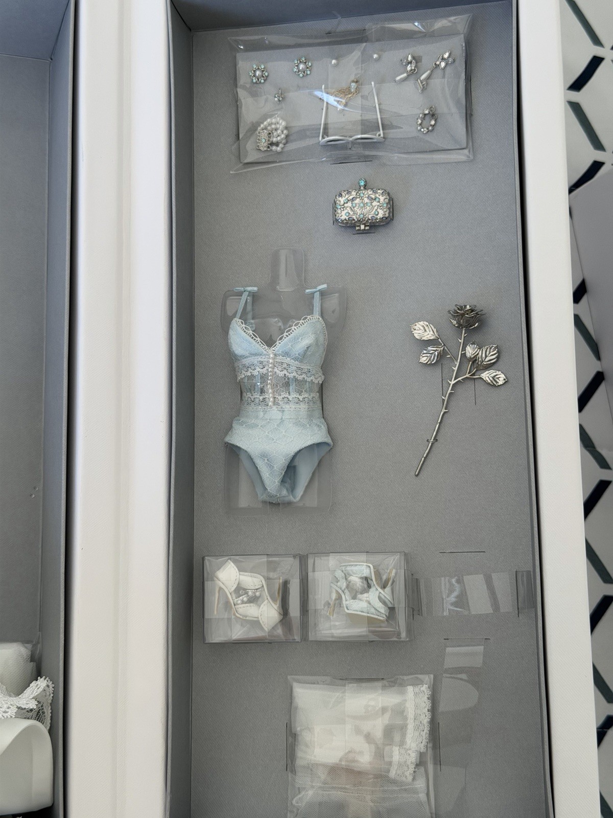 Integrity Toys Fashion Royalty Poeme d'Amour Vanessa Perrin Gift Set ~ NRFB