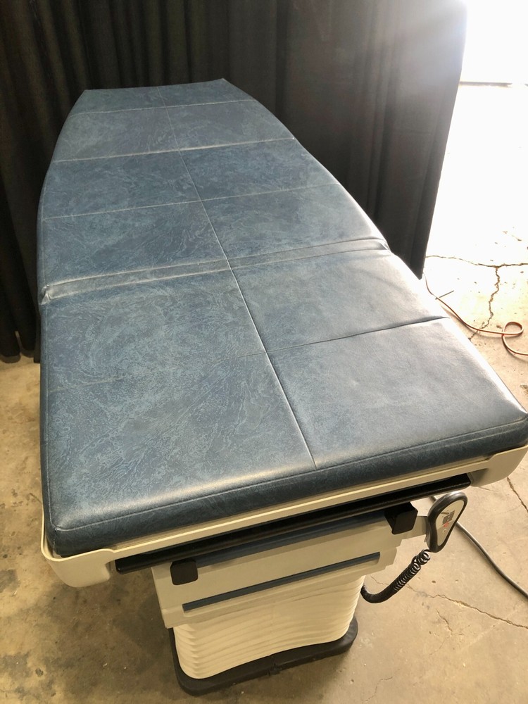 Midmark 405 Barrier Free Power Exam Table with Hand Controller
