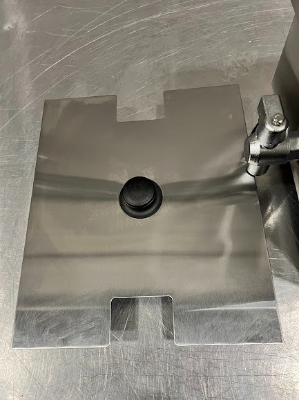 Avantco F200 15 lb. Medium-Duty Electric Countertop Fryer - 208-240V.