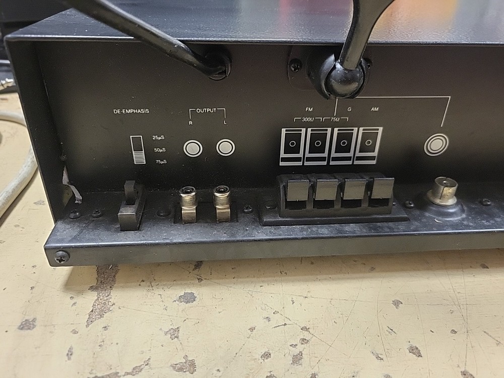 NAD 4020A FM Stereo Tuner