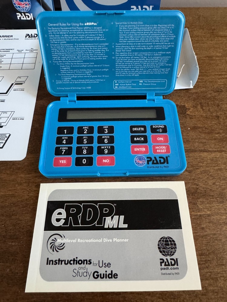 PADI DIVE COMPUTER & DIVEMASTER BOOKS & EDRPML ELECTRONIC SCUBA DIVING COMPUTER
