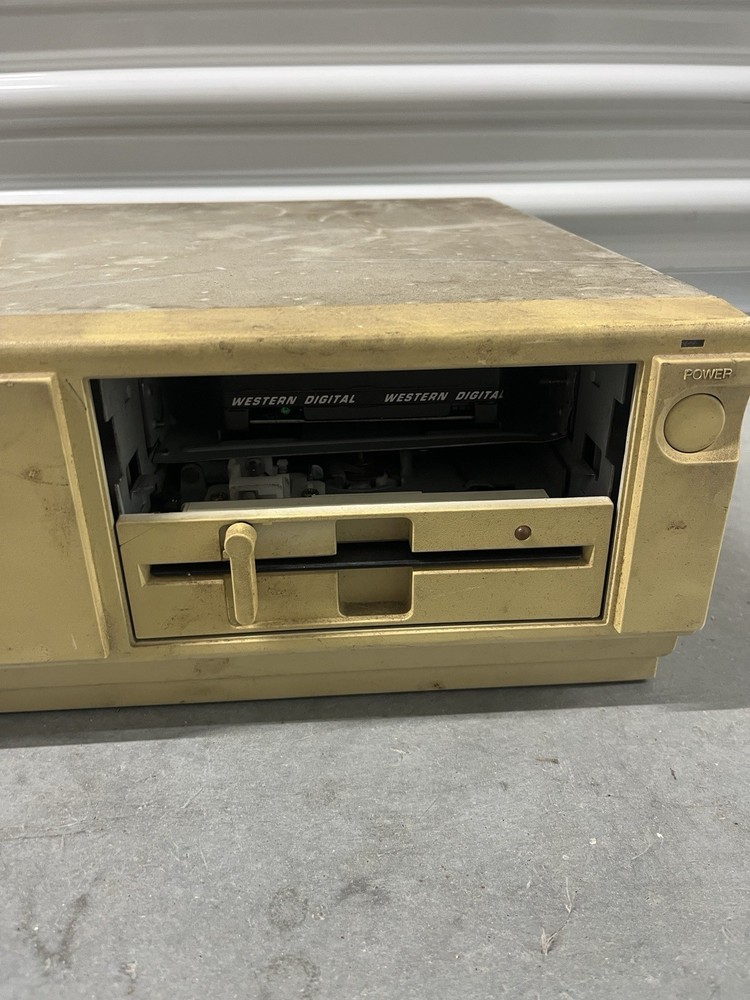 Packard Bell PACKMATE I PB686 Desktop Computer - UNTESTED / FOR PARTS *READ*