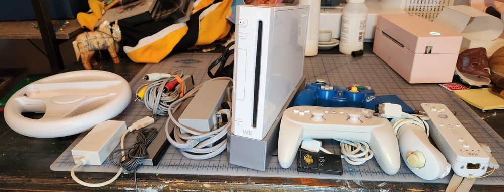 Nintendo Wii Original Console Bundle WORKING + TESTED (With Accessories)