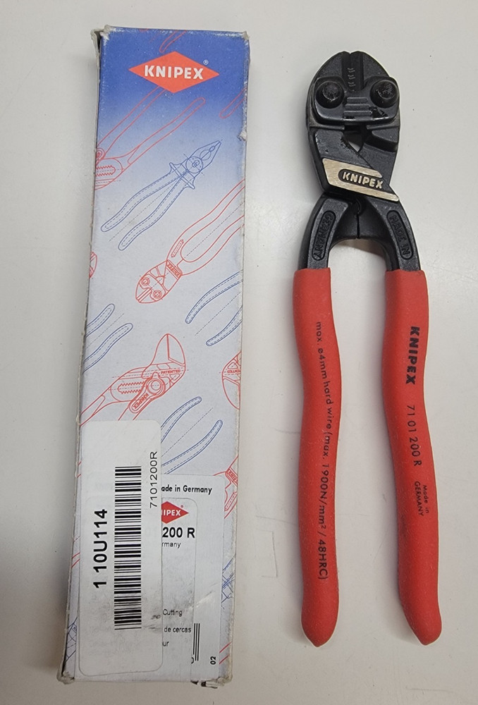 Knipex 8" CoBolt High Leverage Compact Bolt Cutters Fencing