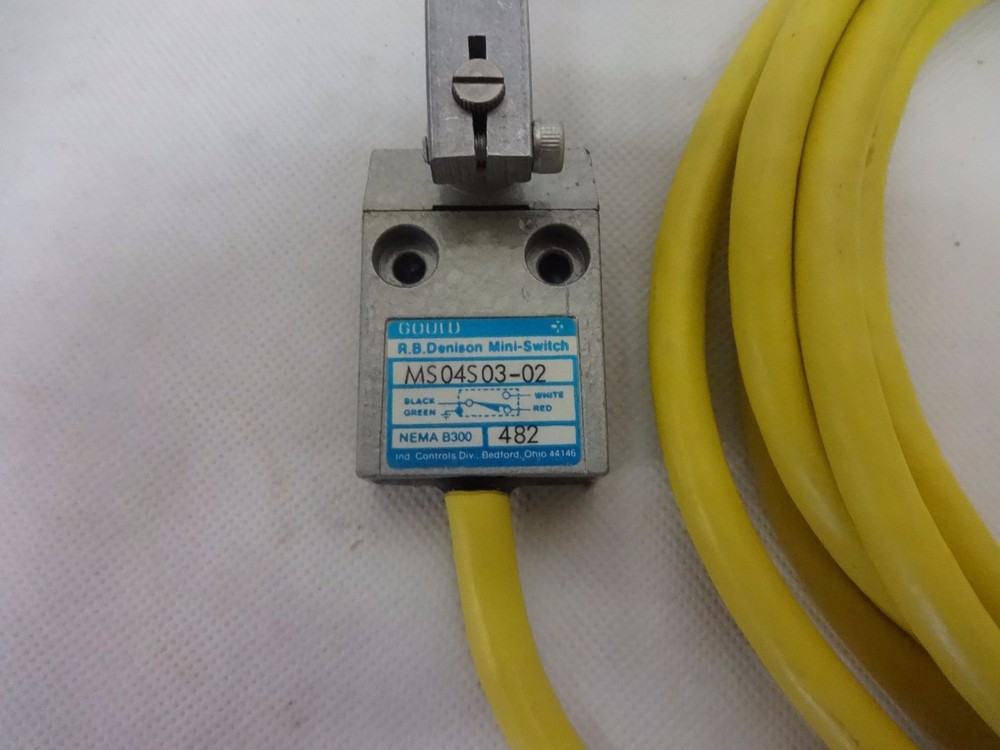 NEW GOULD MINI-SWITCH MS0403-02 LIMIT SWITCH