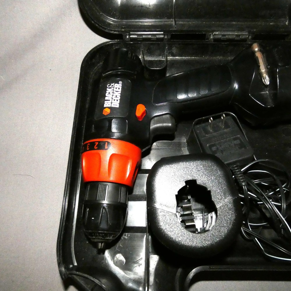 Black & Decker 7.2 V Drill with Charger, 2 Batteries, Case, Flashlight Preowned