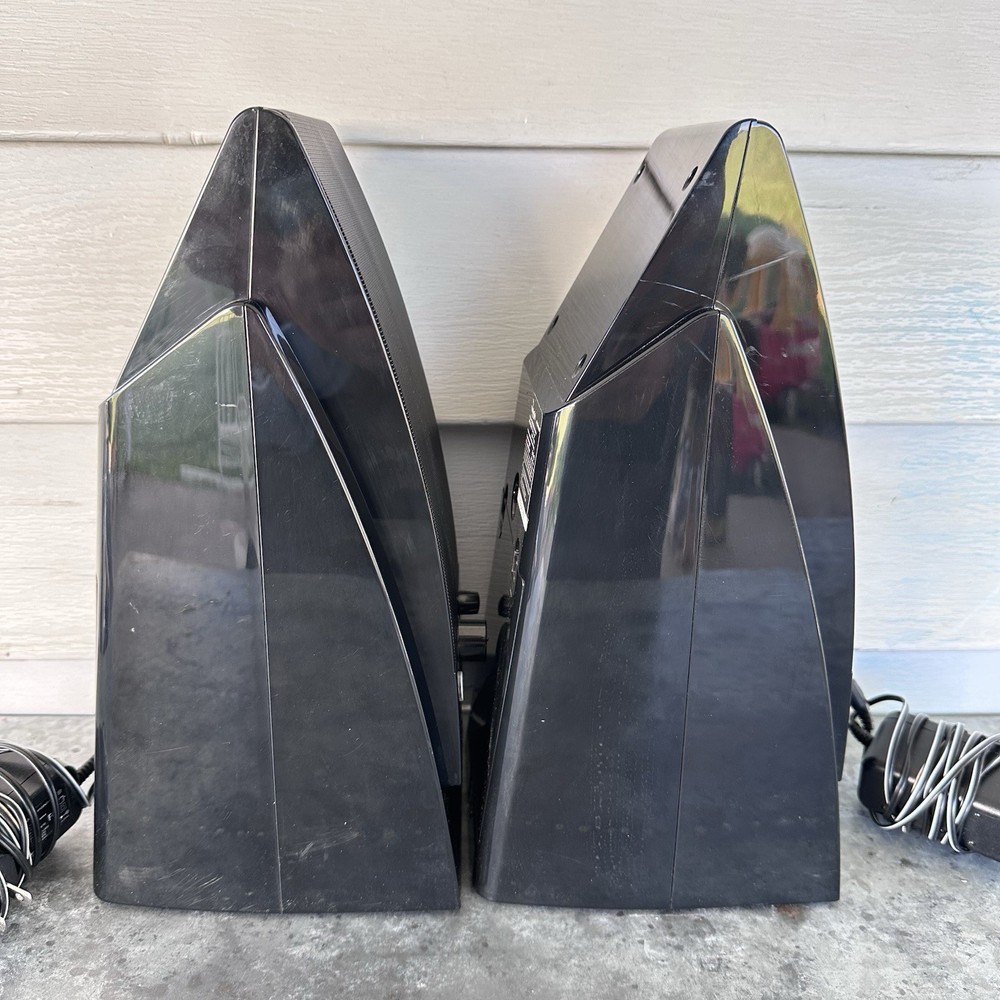 2 Rocketfish RF-WS01 Wireless Bookshelf Speakers Only No Transmitter