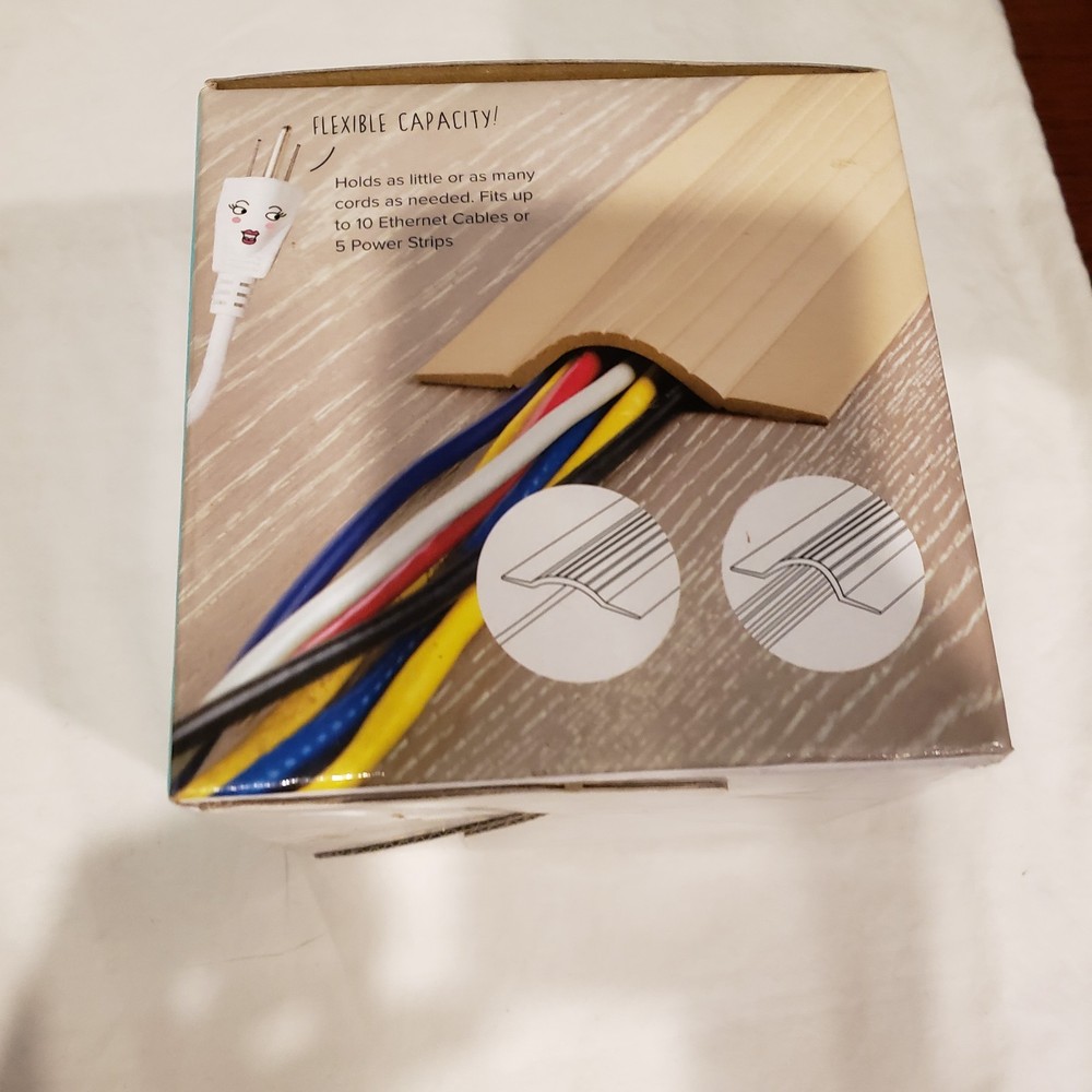 UT Wire Cable Blanket, Opened Never Used