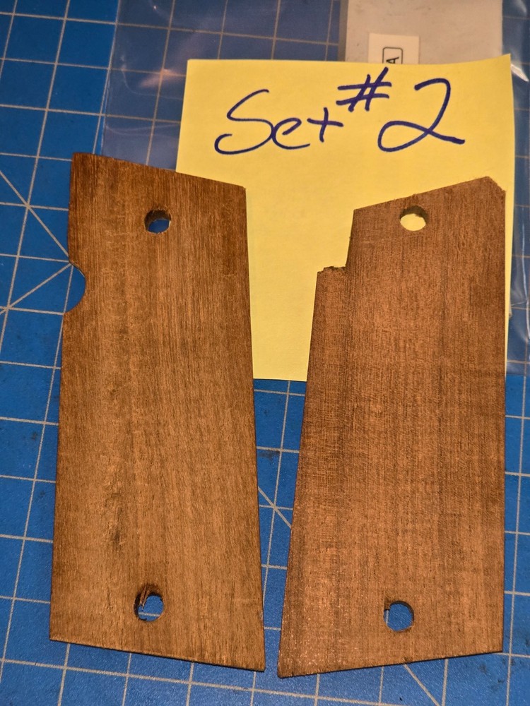 Ballester-Molina Grooved Grips with Screws