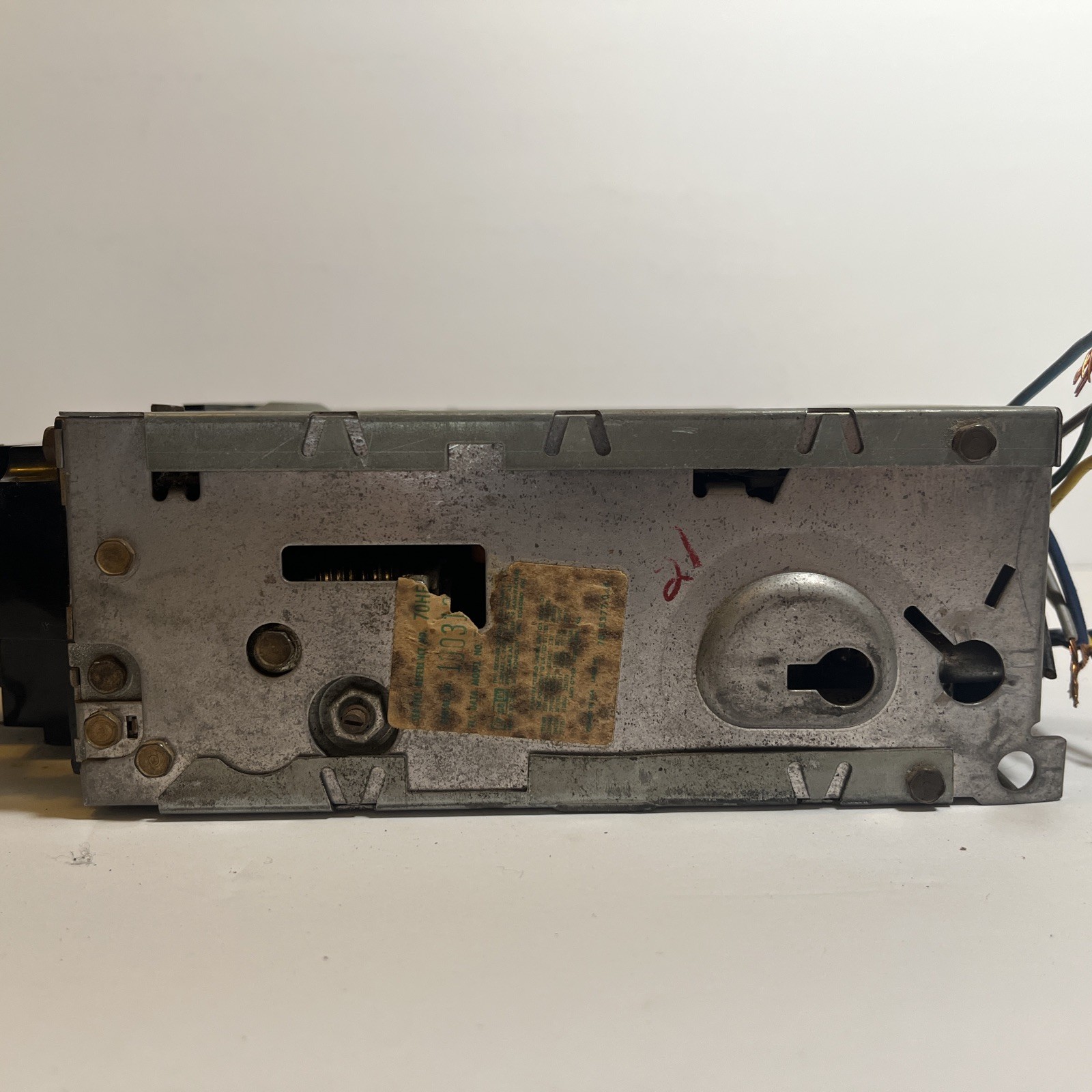 GM 1970's CHEVY AM/FM Radio 70HFP1 9345270 w/ Woodgrain Knobs