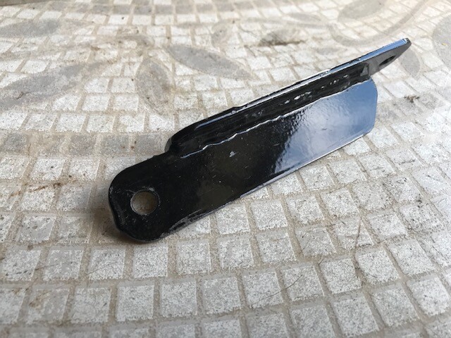 52123387 MIRROR BRACKET