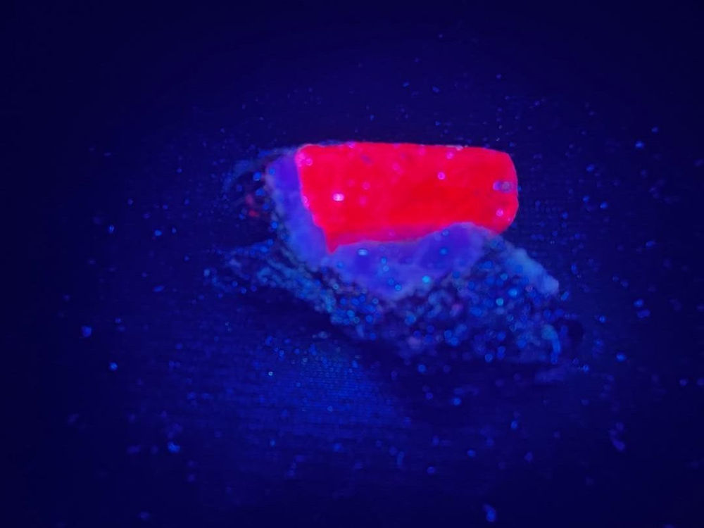 KB: FANTASTIC!! LW FL. RED RUBY XL. FROM MADAGASCAR