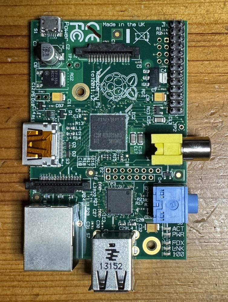 Original Raspberry Pi 1 Model B with Case and Micro USB power cable *TESTED*