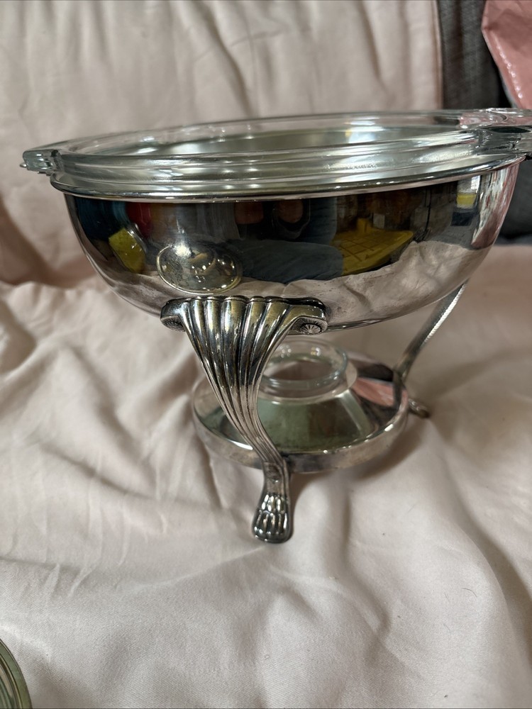 Silverplate Over Copper Covered Chafing Dish & 2QT Pyrex Insert-12” T
